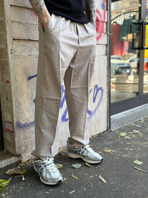 Pantalone liscio fondo ampio