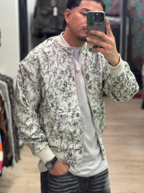 Bomber white roses