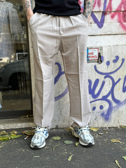 Pantalone liscio fondo ampio